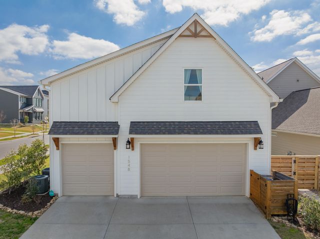 1548 Bourbon Way, Chattanooga, TN 37421