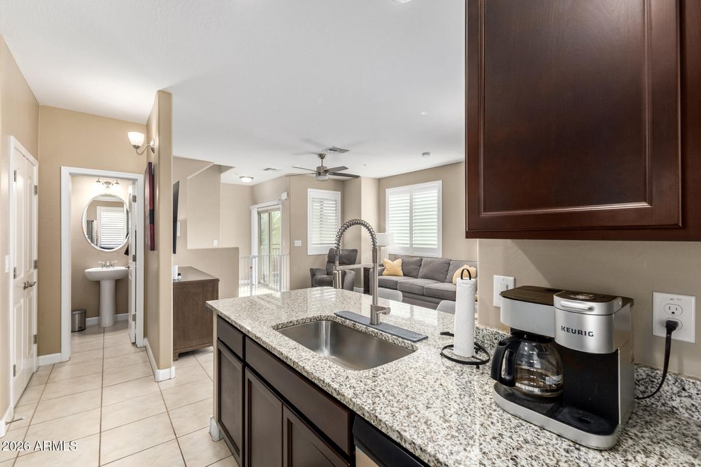 Image 10 of property listing at 240 W JUNIPER Avenue 1036, Gilbert, AZ 85233