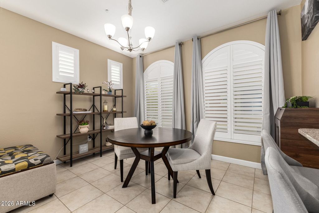 Image 11 of property listing at 240 W JUNIPER Avenue 1036, Gilbert, AZ 85233