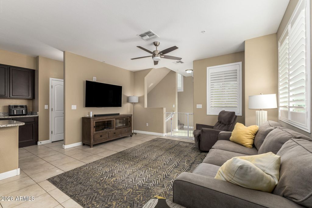 Image 13 of property listing at 240 W JUNIPER Avenue 1036, Gilbert, AZ 85233