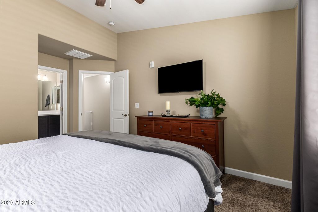 Image 15 of property listing at 240 W JUNIPER Avenue 1036, Gilbert, AZ 85233