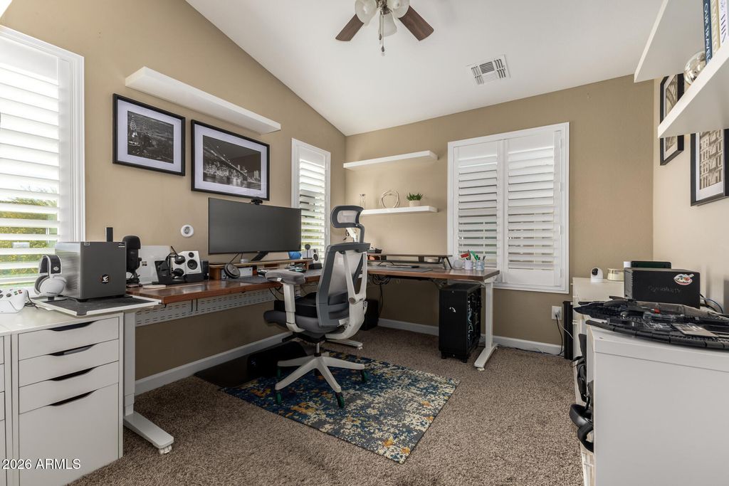 Image 18 of property listing at 240 W JUNIPER Avenue 1036, Gilbert, AZ 85233