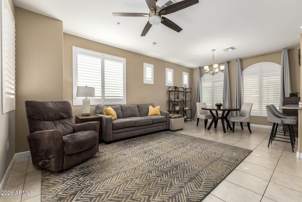 Image 7 of property listing at 240 W JUNIPER Avenue 1036, Gilbert, AZ 85233