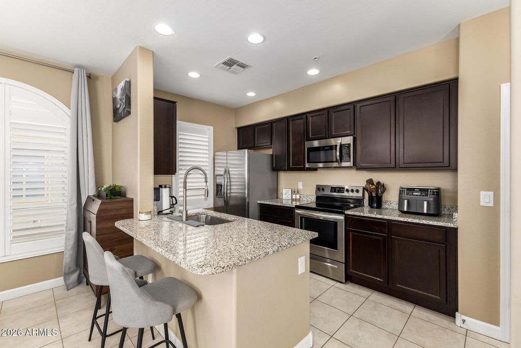 Image 8 of property listing at 240 W JUNIPER Avenue 1036, Gilbert, AZ 85233