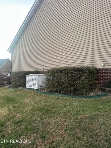 156 Stonefield Drive, Harrogate, TN 37752