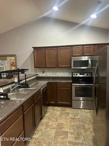 156 Stonefield Drive, Harrogate, TN 37752