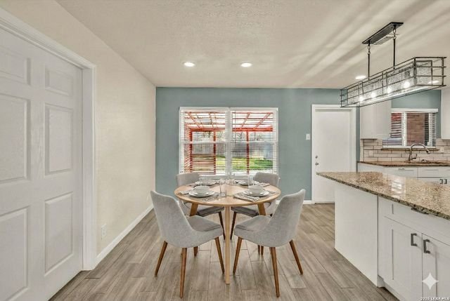 130 Dawnridge, San Antonio, TX 78213