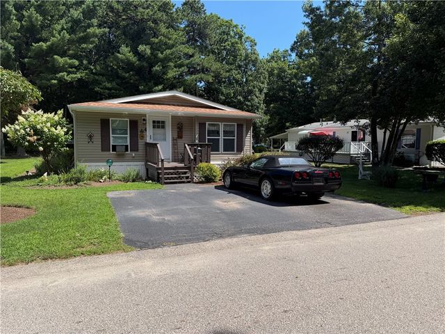 4 Justin Lane, Coventry, RI 02816
