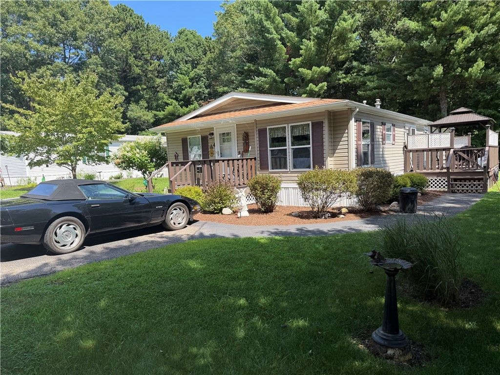 4 Justin Lane, Coventry, RI 02816