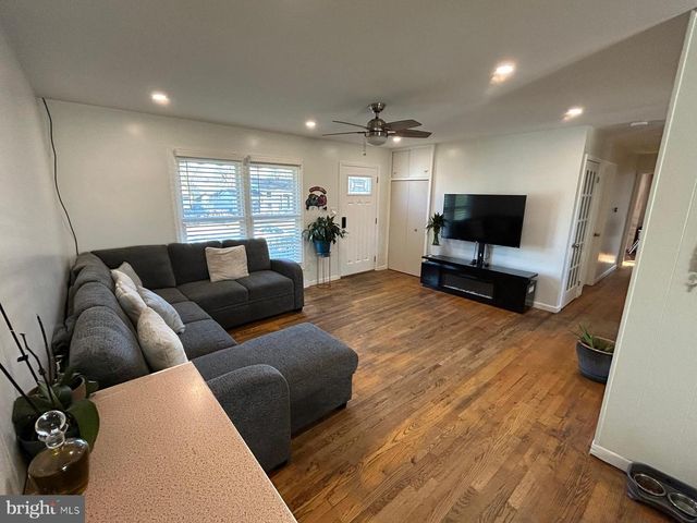 8014 STEADMAN ST, Alexandria, VA 22309