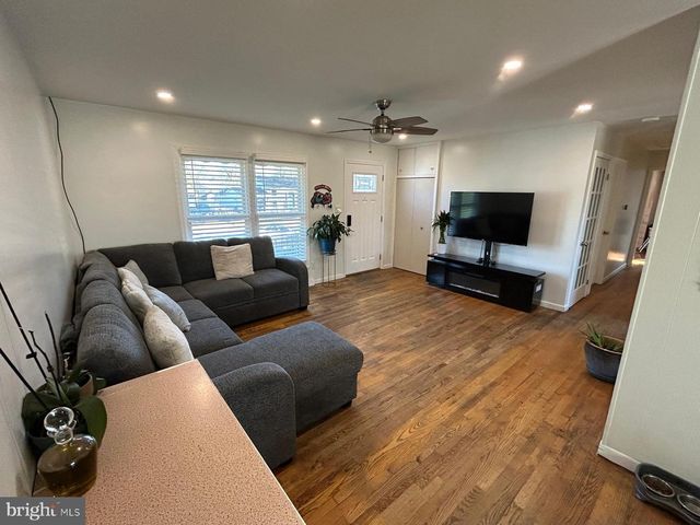 8014 STEADMAN ST, Alexandria, VA 22309