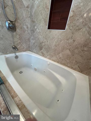 8014 STEADMAN ST, Alexandria, VA 22309