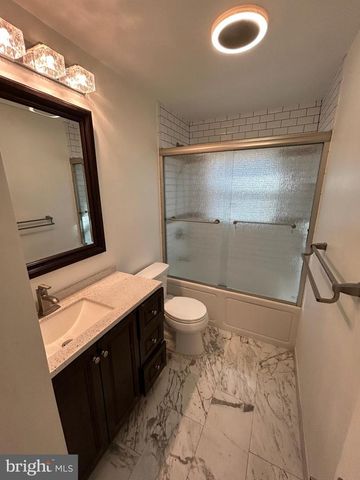 8014 STEADMAN ST, Alexandria, VA 22309