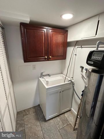 8014 STEADMAN ST, Alexandria, VA 22309