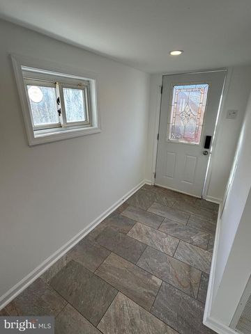 8014 STEADMAN ST, Alexandria, VA 22309