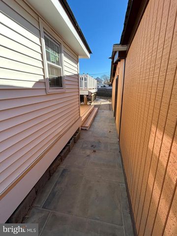 8014 STEADMAN ST, Alexandria, VA 22309