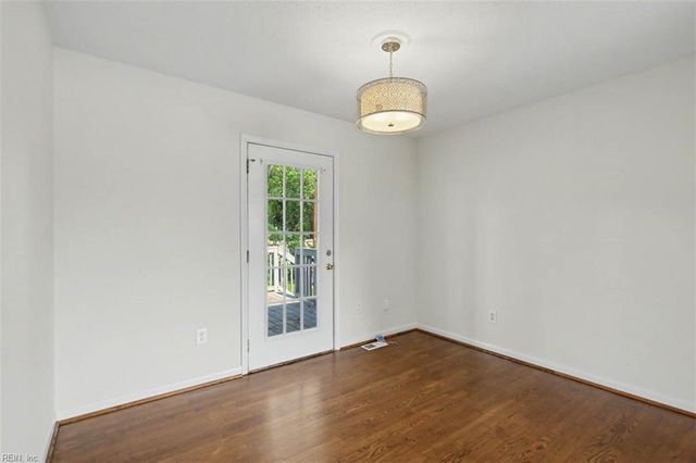 8536 Orcutt AVE, Hampton, VA 23605
