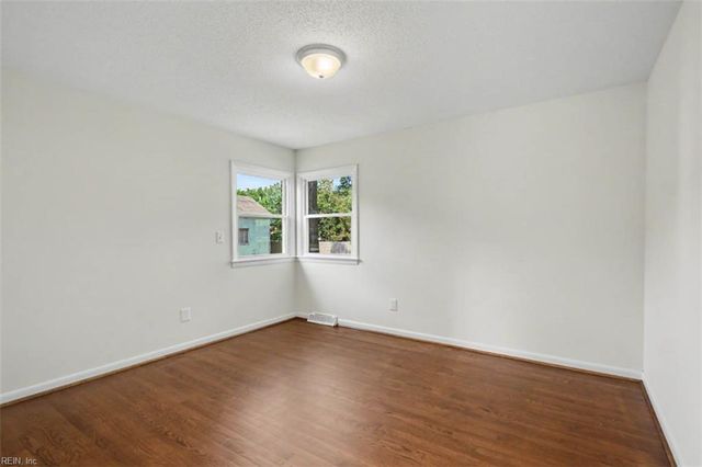 8536 Orcutt AVE, Hampton, VA 23605