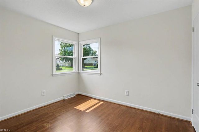 8536 Orcutt AVE, Hampton, VA 23605