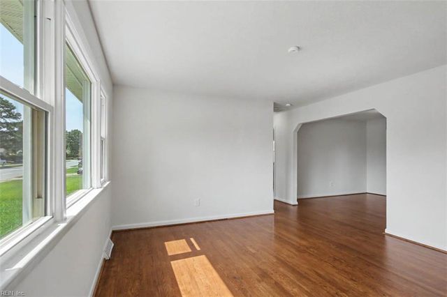 8536 Orcutt AVE, Hampton, VA 23605