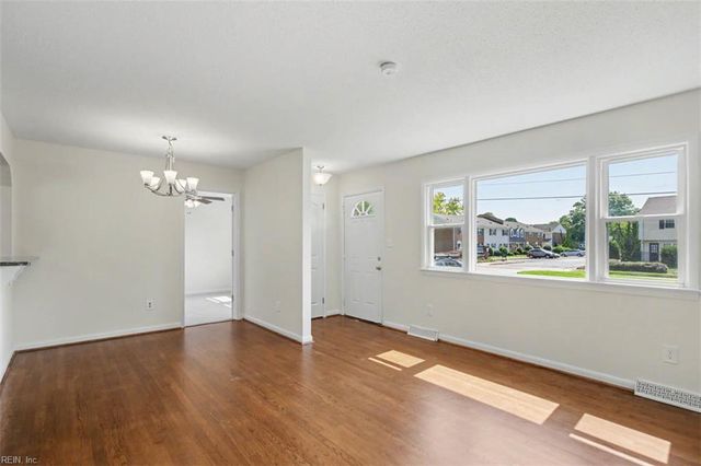 8536 Orcutt AVE, Hampton, VA 23605