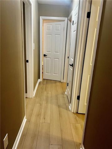 10 Huntington Place Drive, Atlanta, GA 30350