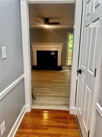 10 Huntington Place Drive, Atlanta, GA 30350