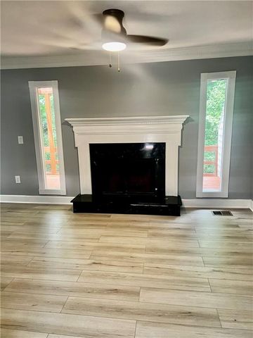 10 Huntington Place Drive, Atlanta, GA 30350