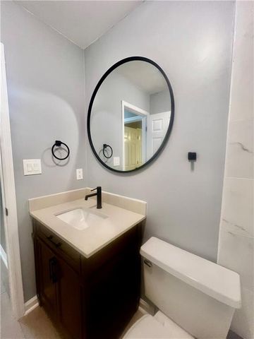 10 Huntington Place Drive, Atlanta, GA 30350