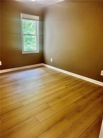 10 Huntington Place Drive, Atlanta, GA 30350
