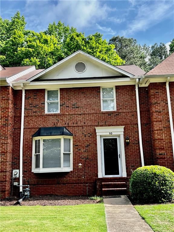 10 Huntington Place Drive, Atlanta, GA 30350
