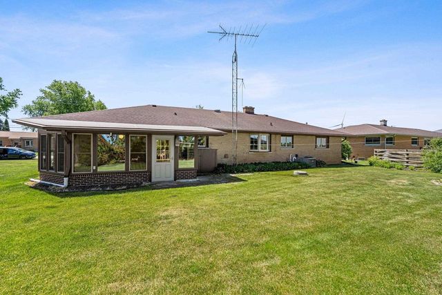 W2282 COUNTY ROAD Y, Lomira, WI 53048