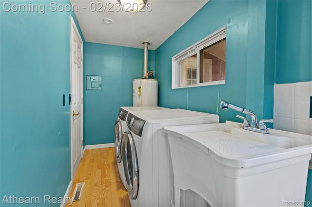 3053 Eastgate Street, Burton, MI 48519