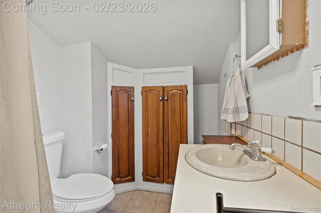 3053 Eastgate Street, Burton, MI 48519