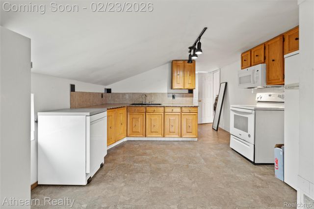 3053 Eastgate Street, Burton, MI 48519