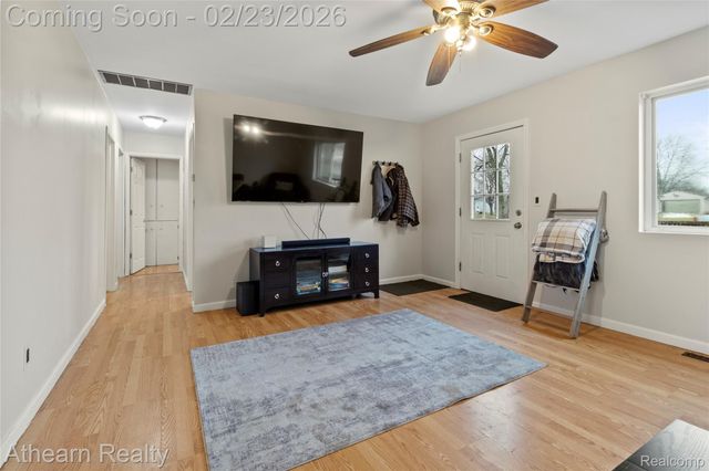 3053 Eastgate Street, Burton, MI 48519