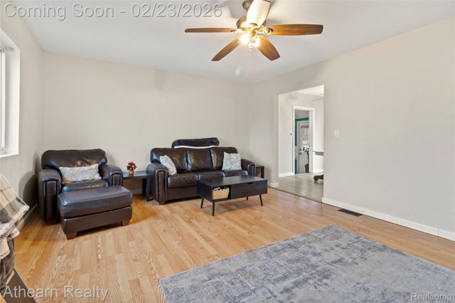 3053 Eastgate Street, Burton, MI 48519