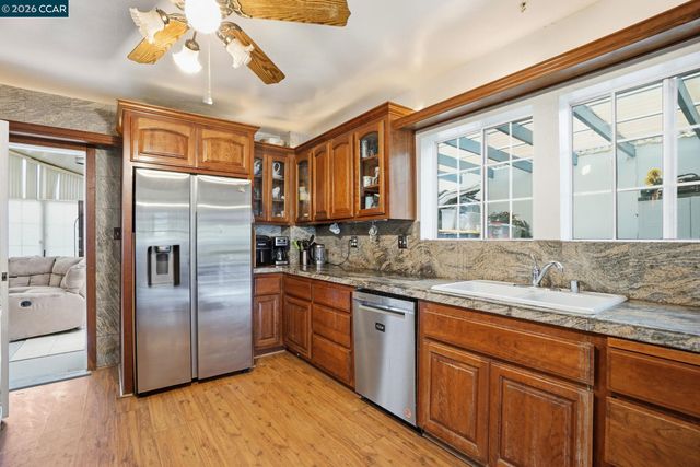 1035 Santa Fe Ave, Martinez, CA 94553