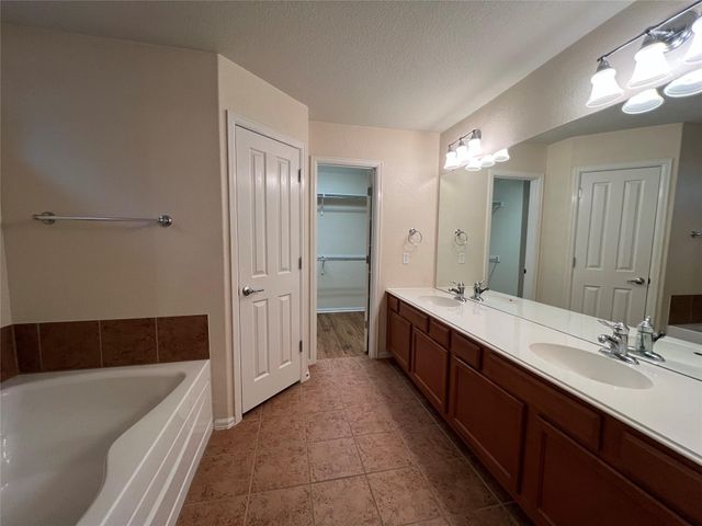 293 Camelia PKWY, Kyle, TX 78640