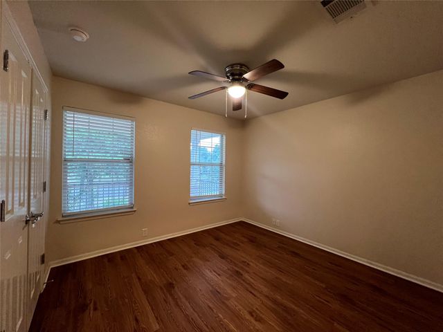 293 Camelia PKWY, Kyle, TX 78640
