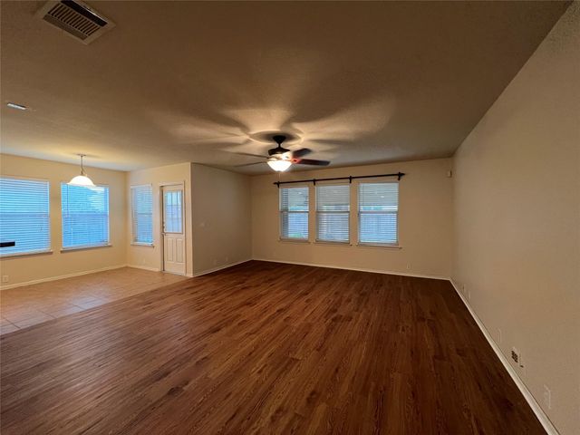 293 Camelia PKWY, Kyle, TX 78640