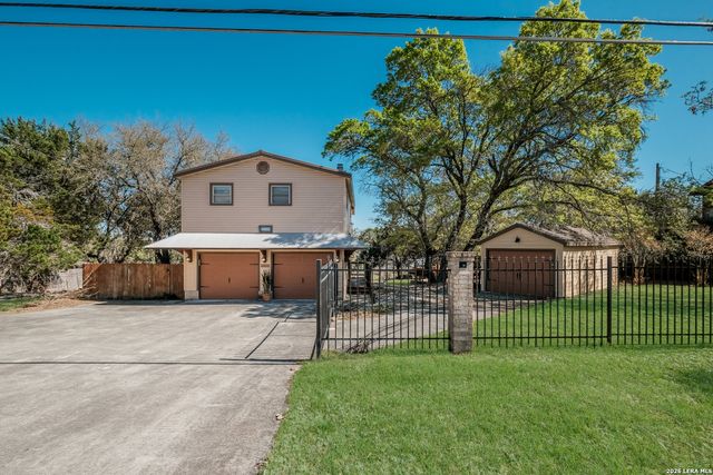 1512 Skyline, Canyon Lake, TX 78133