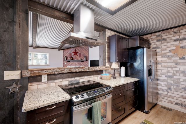 1512 Skyline, Canyon Lake, TX 78133