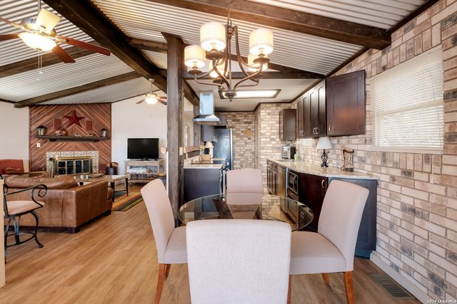 1512 Skyline, Canyon Lake, TX 78133