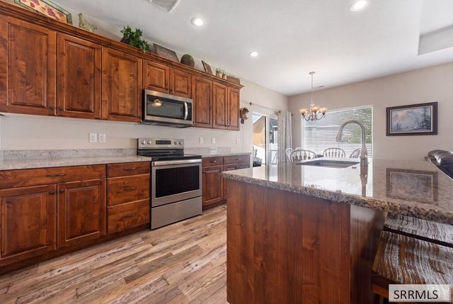431 S Idaho Avenue, Sugar City, ID 83448