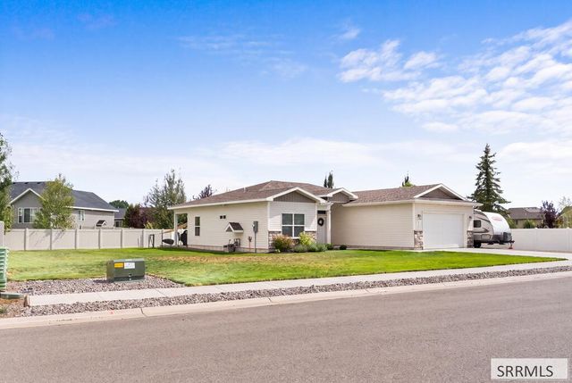 431 S Idaho Avenue, Sugar City, ID 83448