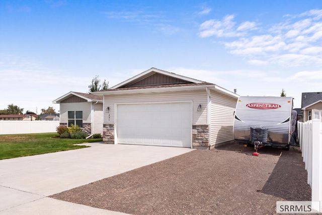 431 S Idaho Avenue, Sugar City, ID 83448