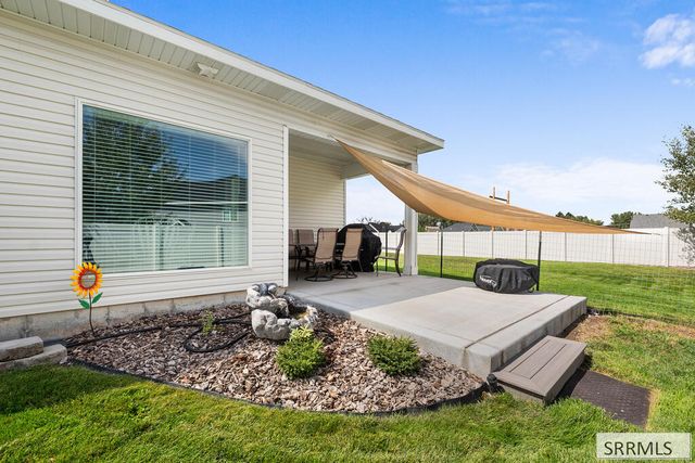 431 S Idaho Avenue, Sugar City, ID 83448