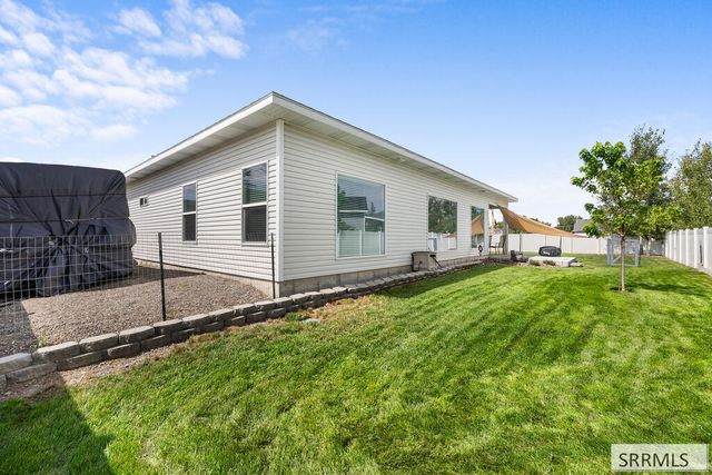 431 S Idaho Avenue, Sugar City, ID 83448