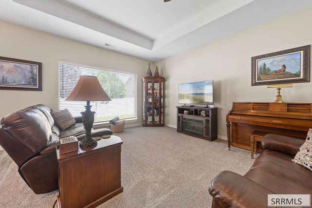 431 S Idaho Avenue, Sugar City, ID 83448